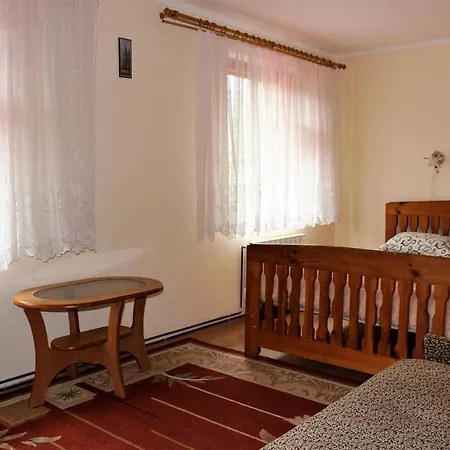 Три Брати Guest house Grebenov