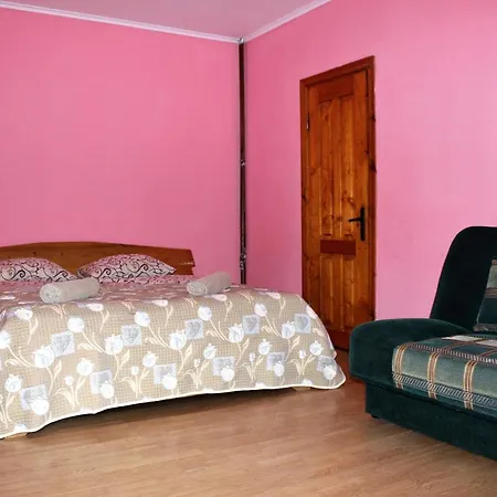 Три Брати Guest house